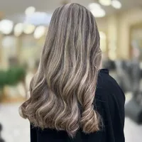 مدل رنگ مو می‌پذیرم لایت، آمبره، بالیاژ..|خدمات آرایشگری و زیبایی|اصفهان, میرعماد|دیوار