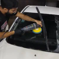 رفع خط و خش شیشه اتومبیل