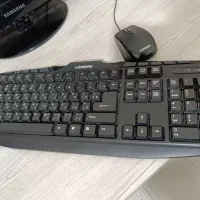 کامپیوتر|رایانه رومیزی|ری, علایین|دیوار