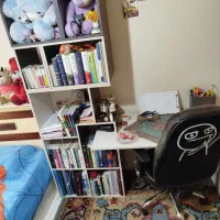 میز تحریر کتابخونه