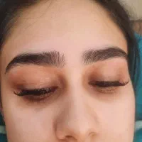 تخفیف یلدایی در لاین کاشت مژه ی موقت فقط ۲۰۰ تومن