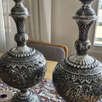 یک جفت تنگ شرابخوری قلمزنی امضادار