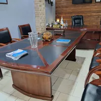 میز کنفرانس