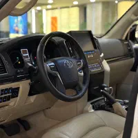 لندکروز ۸ سیلندر مدل ۲۰۲۰|خودرو سواری و وانت|تهران, شهرک چیتگر|دیوار