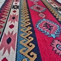 گلیم بلور،تابلوفرش، تعدادی لباس و کفش..