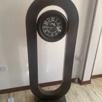 گنجه و ساعت ایستاده