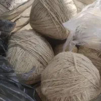 نخ سفید وسیاه