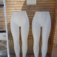 تعدادی‌مانکن‌نیمه‌تنه‌بفروش‌میرسد‌