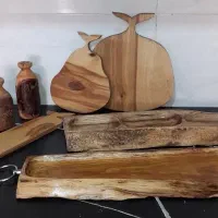 تعدادی ظرف چوبی دست ساز