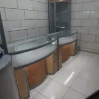 ویترین مغازه و پیشخوان