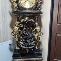 ساعت ایستاده آبنمادار