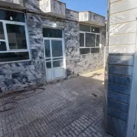 خانه ویلایی نوساز با مغازه تجاری