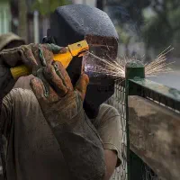 جوشکاری برق کشی لوله کشی سرد گرم درتمام شبانه روز