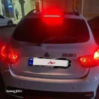 کوئیک R سفید قرمز شیشه ها کاملا دودی