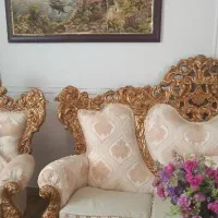 مبل سلطنتی کاملا سالم بدون کثیفی وشکستگی