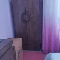 تخت خواب و تشک طبی و میزآرایشی و وکمدجالباس ست