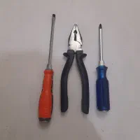 با یک جفت کفش کار طاق میزنم