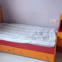 تخت و میز دراور کودک/نوجوان رنگی (نارنجی/قرمز)|تخت و سرویس خواب|رشت, معلم|دیوار