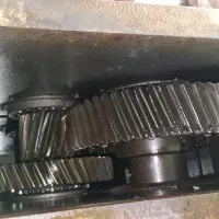اسکلت اسیاب ۶۰ چراغی و یک گیربکس سه محور ۳۰ در ۶۰|ماشین‌آلات صنعتی|قزوین, |دیوار