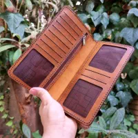 تولید انواع محصولات چرمی دست دوز|کیف، کفش، کمربند|بیرجند, |دیوار