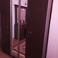 ۲عددکمد بزرگ.میز آرایش.۲عدد دراور کنار تخت.جا کفشی