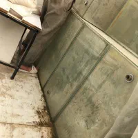 ۹۰ عددمخزن شیشه ای اکواریوم مخصوص زالو و ماهی