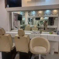 لوازم فروشی سالن زیبایی به علت جابجایی بفروش میرسد