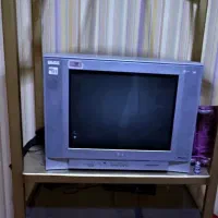 تلویزیون و میز تلویزیون