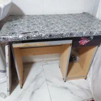 میز کامپیوتر ۱۰۰۰۰۰۰