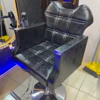 دو عدد صندلی اصلاح در حد نو