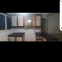 یک-خانه-ویلایی-قدیمی-دربست-بازی-زمین-وحیاط
