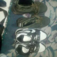 دو جفت کتونی و نیم بوت در حد نو