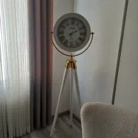 ساعت ایستاده