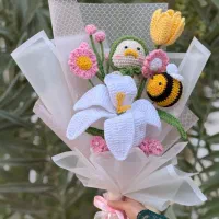 عروسک و دسته گل بافتنی جاودان