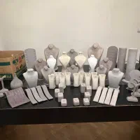 تعدادی مانکن استفاده شده