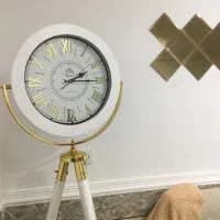 ساعت سه پایه