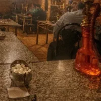 کارگرقهوه خونه با جای خواب