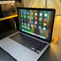 Macbook 2020 13inch. i7 گیگ رم 16و ssd۵۰۰بدون نقطه
