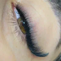 به یک مدل اکستنشن مژه ولیفت ابرونیازمندیم