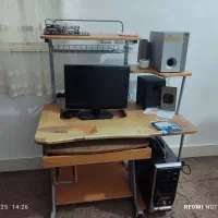 کامپیوتر و میز با قیمت مناسب