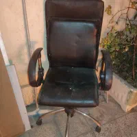 صندلی مدیریتی چرخشی چرمی سالم در حد
