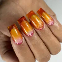 آموزش کاشت ناخن