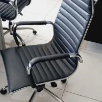 میز و صندلی کنفرانس بسیار کم کار|دفتر کار|تهران, آجودانیه|دیوار