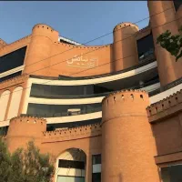 صندوق دار خانم