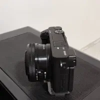 دوربین a6400 سونی در حد نو