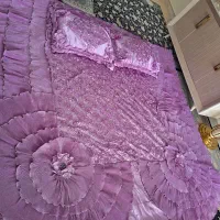 رو تخت خوابی در حد نونو