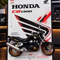 تابلو هوندا سی بی (cb 1300) همراه با ماکت موتور