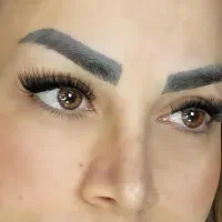 نیازمند مدل برای اکستنشن مژه