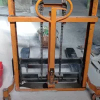 استاکر و لیفتراک دستی دو تنی و چرخ سرکیسه دوز