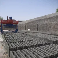 تعدادی بلوک سیمانی به علت تغییر شغل